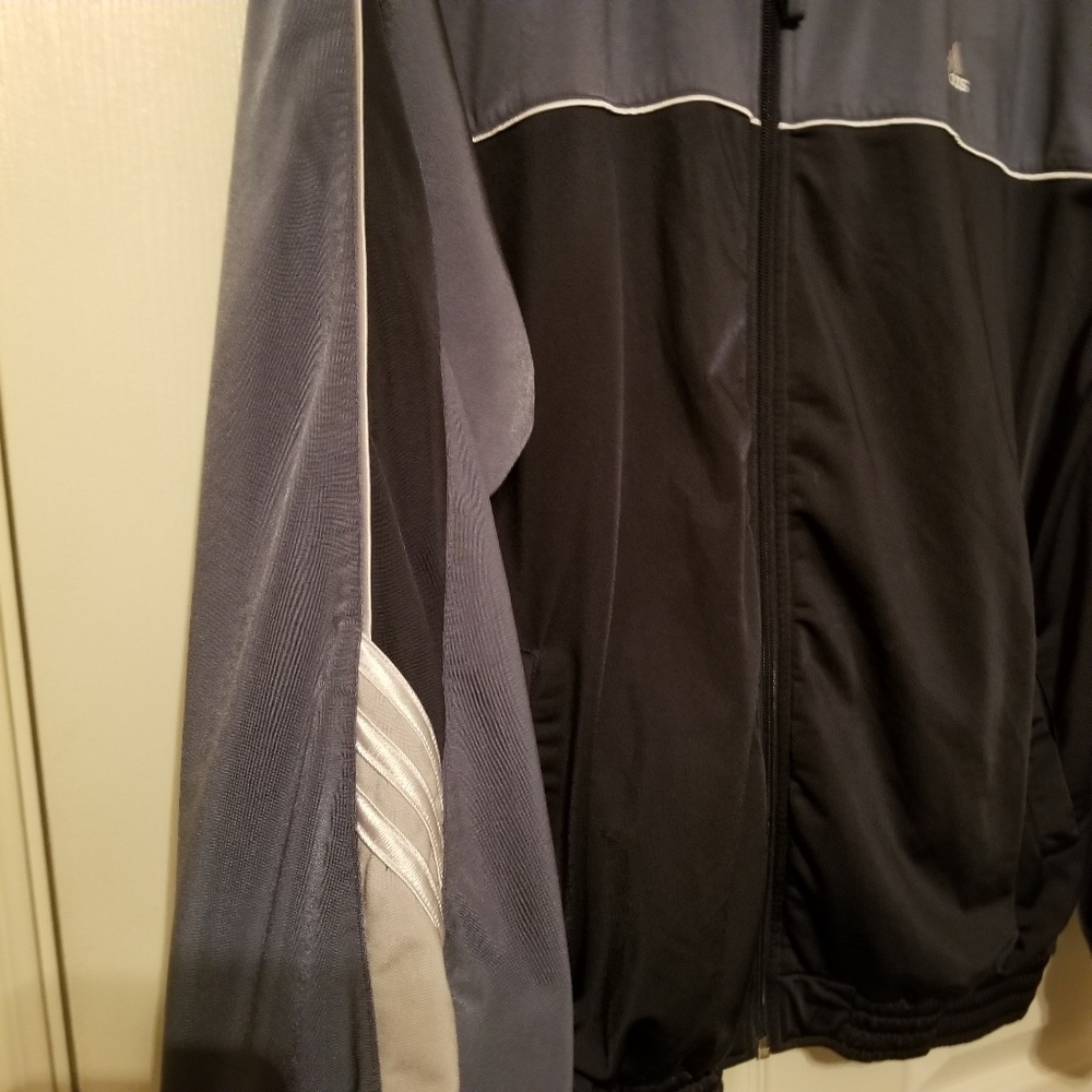 Adidas jacket full zip size XL - Picture 5 of 6